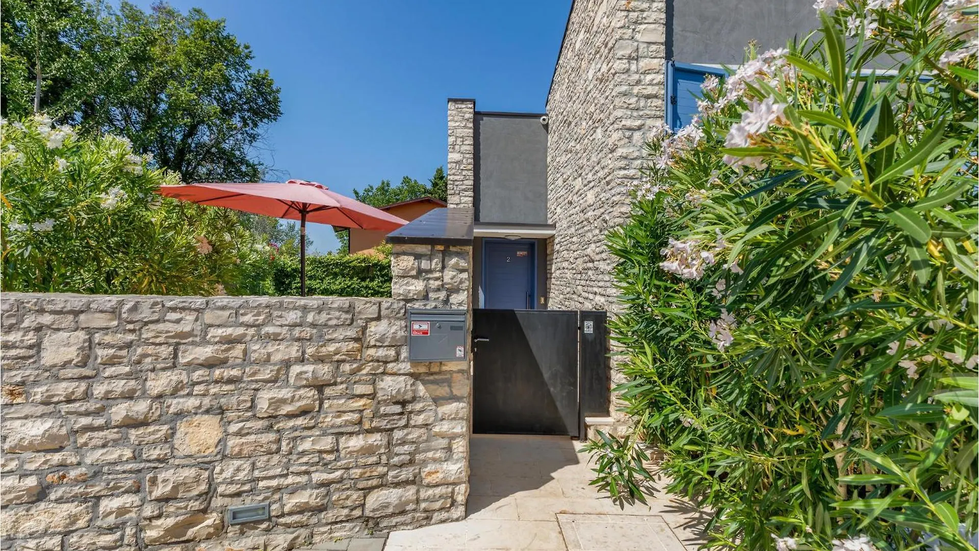 Beautiful Home In Fazana With Wifi Feriehus