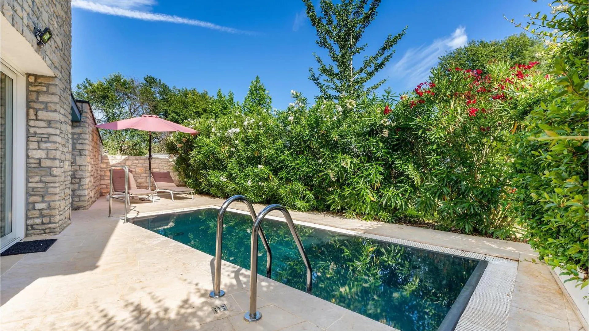 Beautiful Home In Fazana With Wifi 0*,
